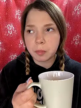 Zuli Kiska online show from 03/30/26, 11:01