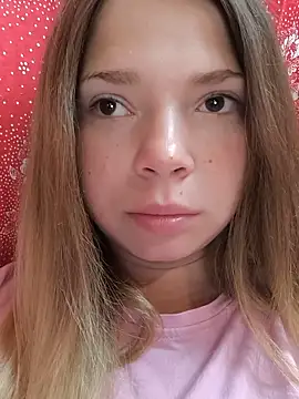Snapshot of Zuli_Kiska chatting on 06/28/26, 03:13 Zuli Kiska online show from 06/28/26, 03:13