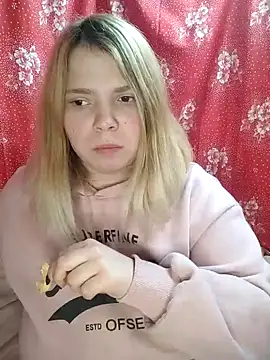 Snapshot of Zuli_Kiska chatting on 01/14/25, 11:27 Zuli Kiska online show from 01/14/25, 11:27
