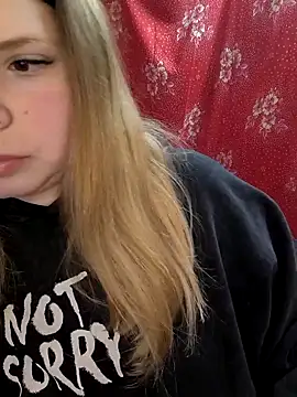 Snapshot of Zuli_Kiska chatting on 02/23/26, 10:43 Zuli Kiska online show from 02/23/26, 10:43