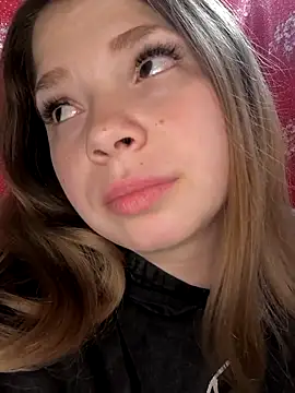 Snapshot of Zuli_Kiska chatting on 12/21/25, 09:37 Zuli Kiska online show from 12/21/25, 09:37