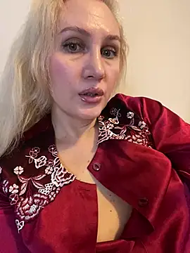 Snapshot of YourBlondee chatting on 01/15/26, 03:32 YourBlondee online show from 01/15/26, 03:32