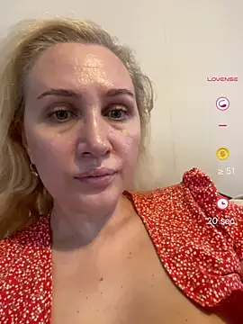 YourBlondee online show from 06/04/26, 12:32