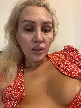 Snapshot of YourBlondee chatting on 09/22/25, 02:28 YourBlondee online show from 09/22/25, 02:28