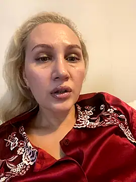 YourBlondee online show from 11/24/25, 03:28