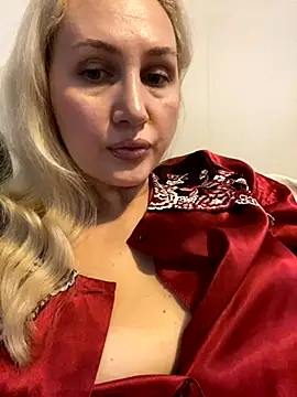 YourBlondee online show from 11/06/25, 01:53