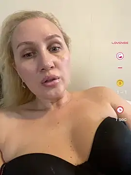 YourBlondee online show from 05/08/26, 03:32
