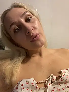 YourBlondee online show from 11/26/25, 02:11