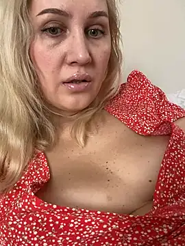 Snapshot of YourBlondee chatting on 02/24/26, 03:18 YourBlondee online show from 02/24/26, 03:18