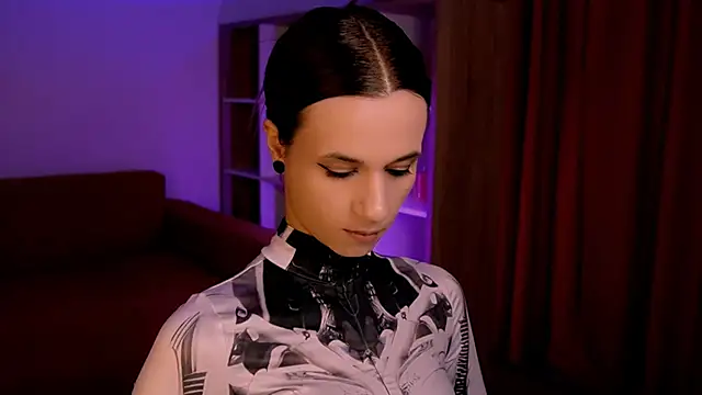 ItsAlisia online show from 11/05/25, 01:36