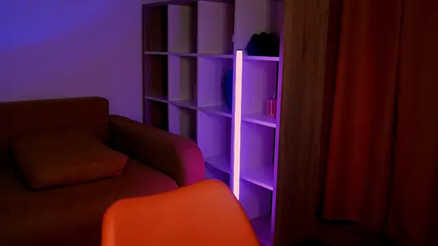 ItsAlisia online show from 10/31/25, 01:52