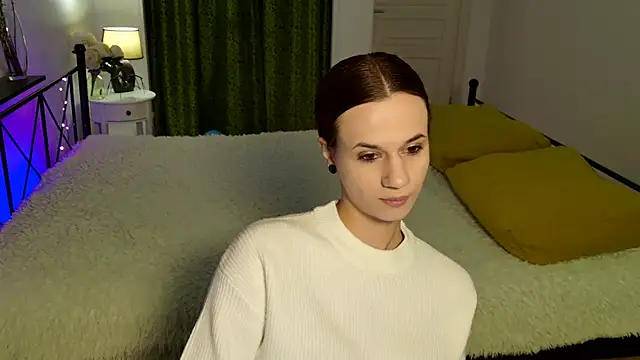 ItsAlisia online show from 11/10/25, 06:40