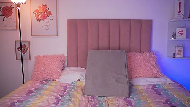 RubiOberli online show from 09/09/25, 02:43