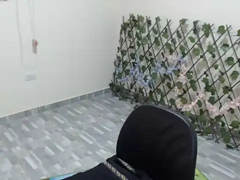 kittykalor09 online show from 05/08/26, 04:22