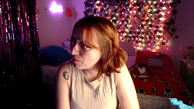 Snapshot of kittykalor09 chatting on 02/17/26, 03:37 kittykalor09 online show from 02/17/26, 03:37