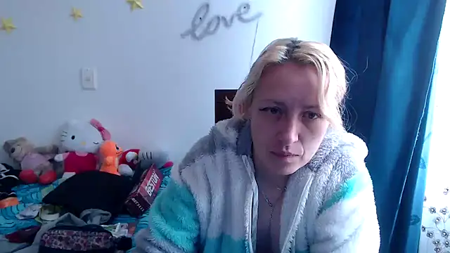 Snapshot of kittykalor09 chatting on 12/16/24, 02:27 kittykalor09 online show from 12/16/24, 02:27