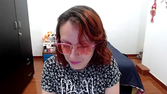 Snapshot of kittykalor09 chatting on 01/06/26, 01:31 kittykalor09 online show from 01/06/26, 01:31