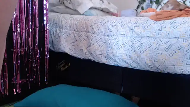 Snapshot of kittykalor09 chatting on 02/16/26, 03:32 kittykalor09 online show from 02/16/26, 03:32