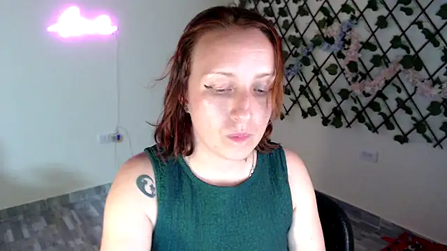 Snapshot of kittykalor09 chatting on 04/15/26, 11:27 kittykalor09 online show from 04/15/26, 11:27