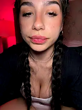 LoveLillyy online show from 12/05/25, 12:54