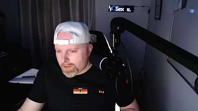 DerPornoPete online show from 02/12/25, 11:41