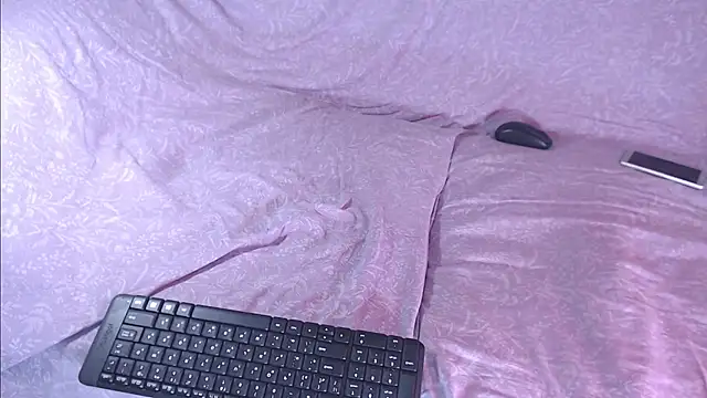 Q T pie online show from 10/24/25, 01:26