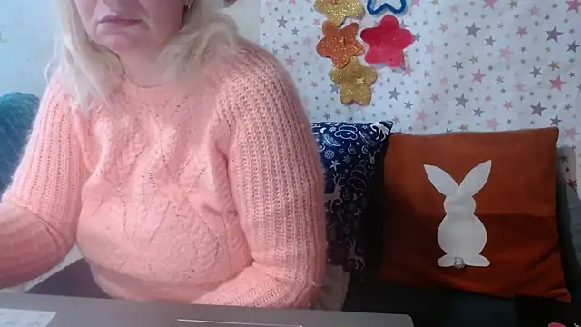 QueenLana online show from 12/15/25, 11:16