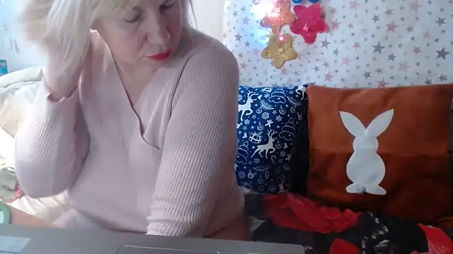 QueenLana online show from 02/16/26, 07:51