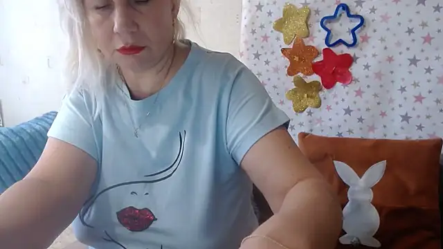 QueenLana online show from 11/13/25, 09:35