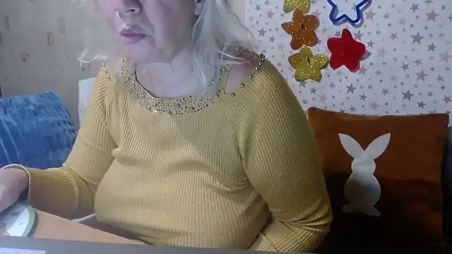 QueenLana online show from 11/07/25, 04:17