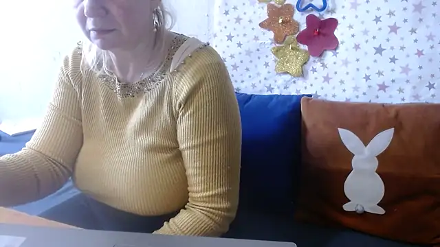 QueenLana online show from 04/23/26, 12:29