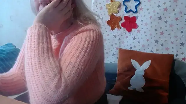 QueenLana online show from 12/02/25, 10:28