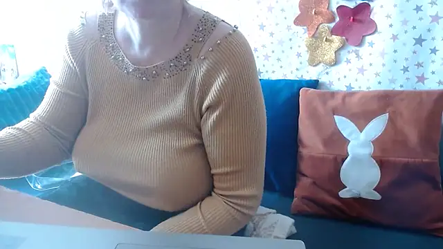 QueenLana online show from 05/02/26, 06:51