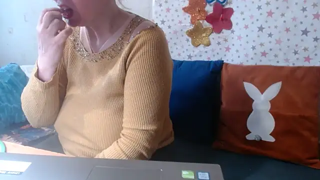 QueenLana online show from 04/09/26, 07:25