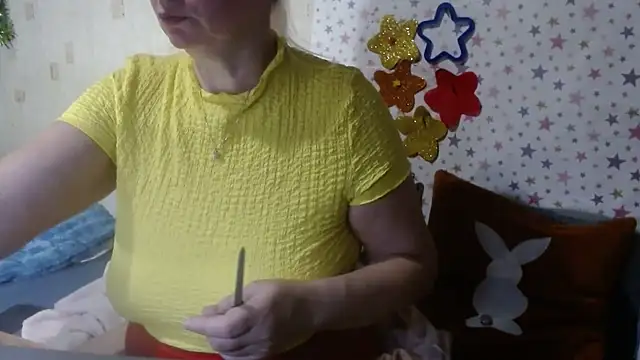 QueenLana online show from 12/18/25, 04:28