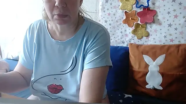 Snapshot of QueenLana chatting on 06/15/26, 07:41 QueenLana online show from 06/15/26, 07:41