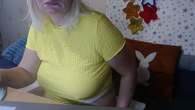 QueenLana online show from 11/15/25, 05:11