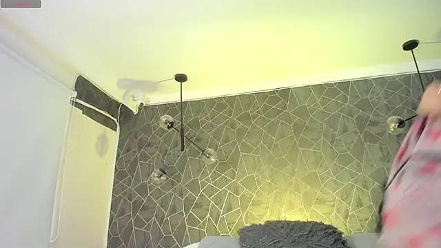 danaythamara1 online show from 11/12/25, 08:56