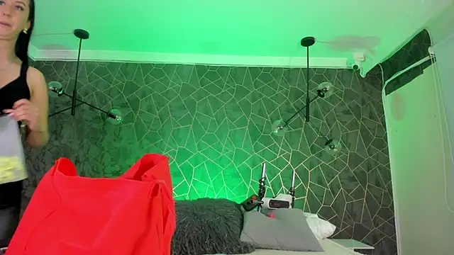 danaythamara1 online show from 10/24/25, 10:20