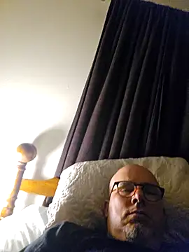 ke5eeo2 online show from 04/13/26, 12:47