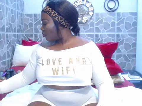 THREEHOLESPLEASURE99 online show from 10/21/25, 01:32