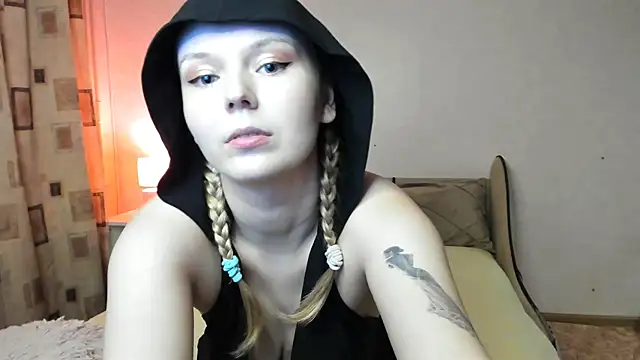 Vivian Davis online show from 03/04/25, 06:07