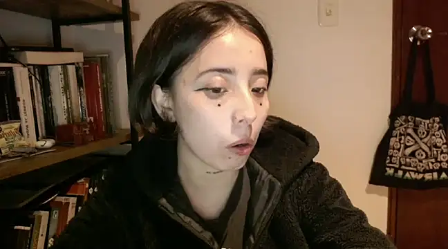 babyluna 8 8 online show from 03/04/25, 01:01