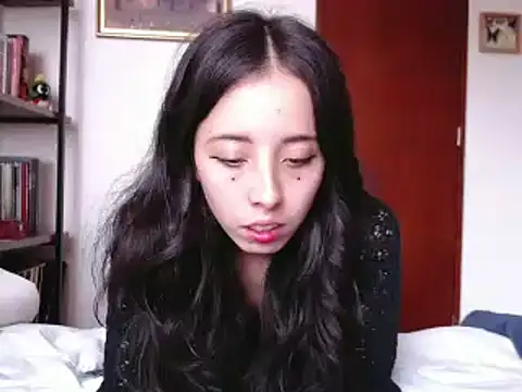 babyluna 8 8 online show from 12/04/24, 09:07