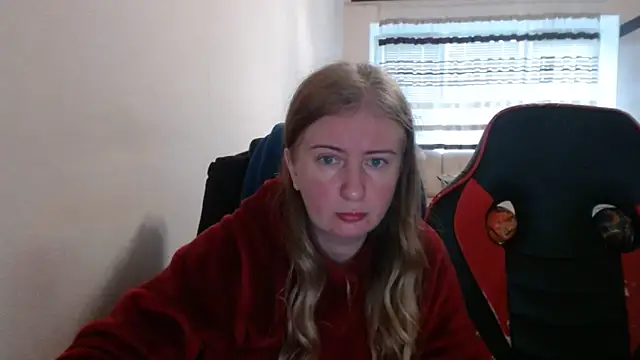 Snapshot of PeterAndJen chatting on 11/17/25, 10:08 PeterAndJen online show from 11/17/25, 10:08