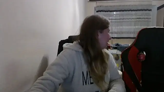 Snapshot of PeterAndJen chatting on 12/14/25, 08:14 PeterAndJen online show from 12/14/25, 08:14