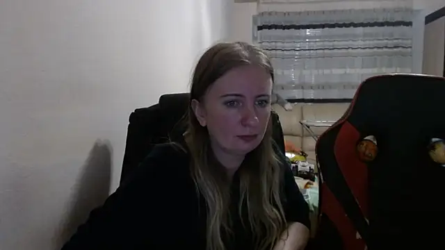 Snapshot of PeterAndJen chatting on 09/29/25, 08:25 PeterAndJen online show from 09/29/25, 08:25