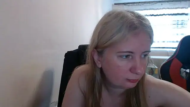 PeterAndJen online show from 06/25/26, 05:12