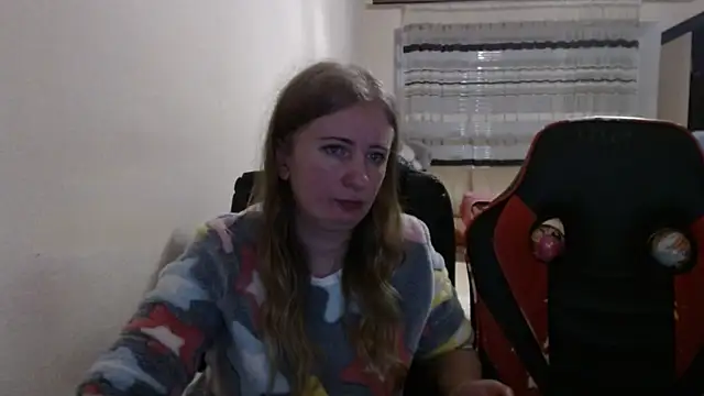 Snapshot of PeterAndJen chatting on 12/18/25, 06:23 PeterAndJen online show from 12/18/25, 06:23