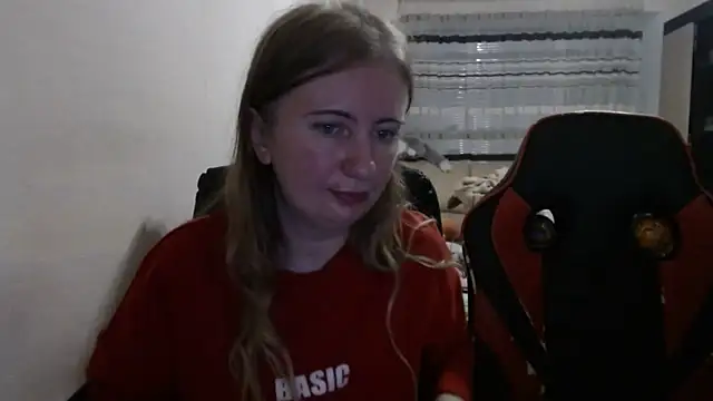 Snapshot of PeterAndJen chatting on 10/25/25, 06:52 PeterAndJen online show from 10/25/25, 06:52